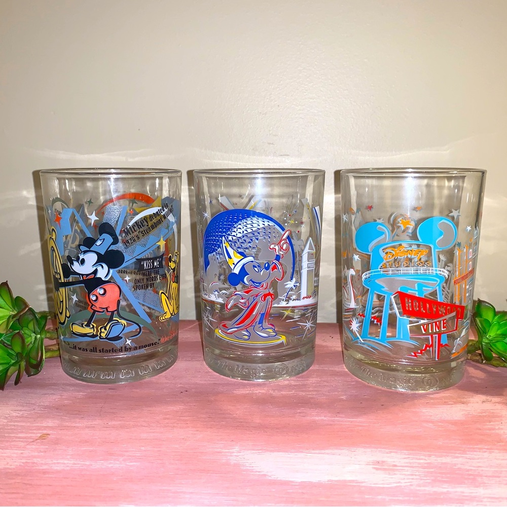 1996 McDonald's Translite 'Walt Disney World 25th Anniversary Collector Glasses'